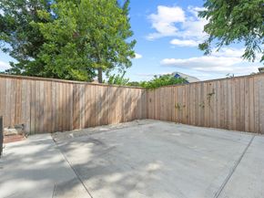 1708 Gentry St Street AB, Houston TX 77009