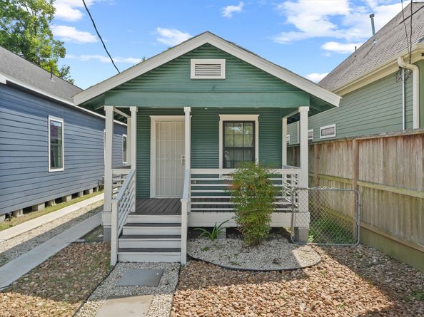 1708 Gentry St Street AB, Houston TX 77009