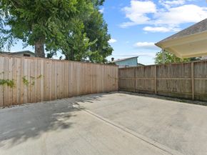 1708 Gentry St Street AB, Houston TX 77009