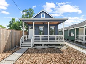 1708 Gentry St Street AB, Houston TX 77009