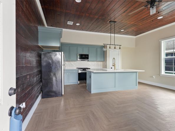 1708 Gentry St Street AB, Houston TX 77009