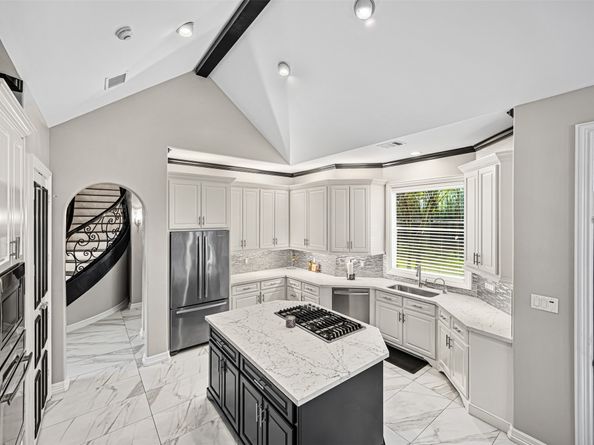 2727 S Southern Oaks Drive, Houston TX 77068