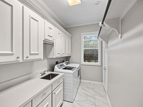 2727 S Southern Oaks Drive, Houston TX 77068