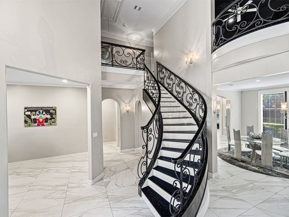 2727 S Southern Oaks Drive, Houston TX 77068