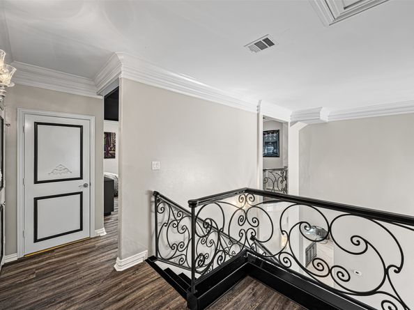 2727 S Southern Oaks Drive, Houston TX 77068