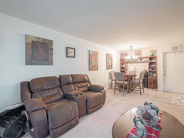 3075 Walnut Bend Lane 28, Houston TX 77042