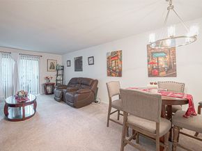 3075 Walnut Bend Lane 28, Houston TX 77042