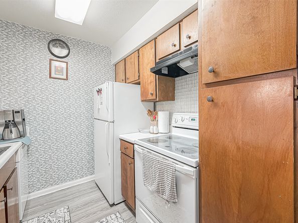 3075 Walnut Bend Lane 28, Houston TX 77042