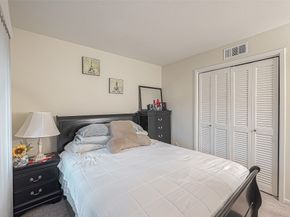 3075 Walnut Bend Lane 28, Houston TX 77042