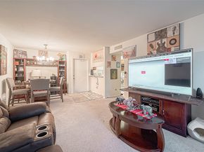 3075 Walnut Bend Lane 28, Houston TX 77042