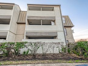 3075 Walnut Bend Lane 28, Houston TX 77042