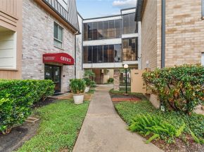 8423 Hearth Drive 26, Houston TX 77054