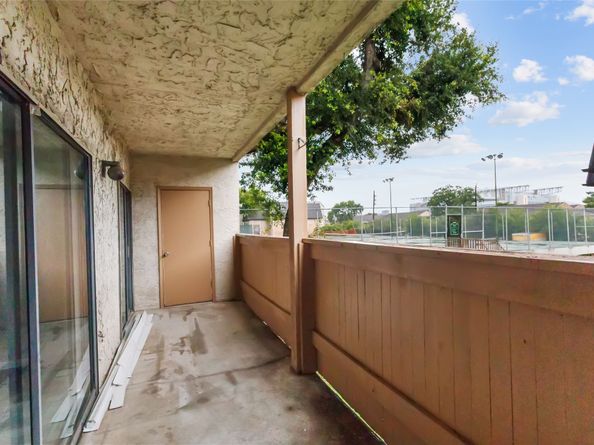 8423 Hearth Drive 26, Houston TX 77054