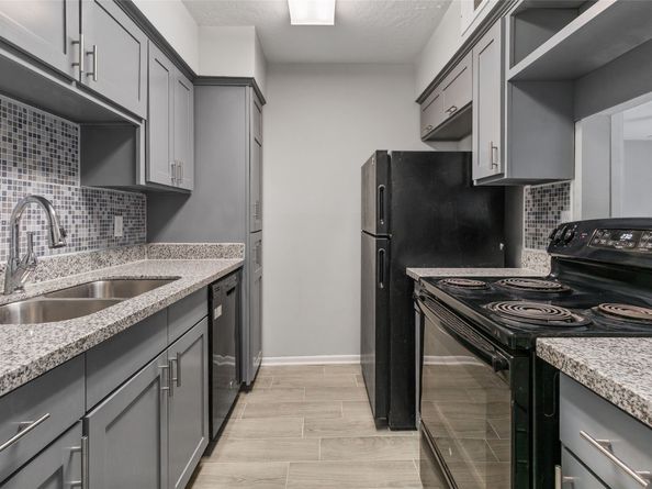8423 Hearth Drive 26, Houston TX 77054