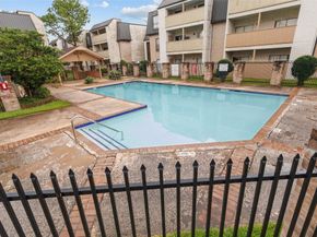 8423 Hearth Drive 26, Houston TX 77054