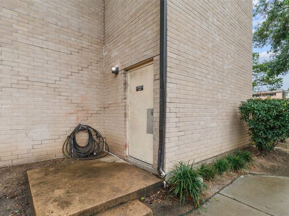 8423 Hearth Drive 26, Houston TX 77054