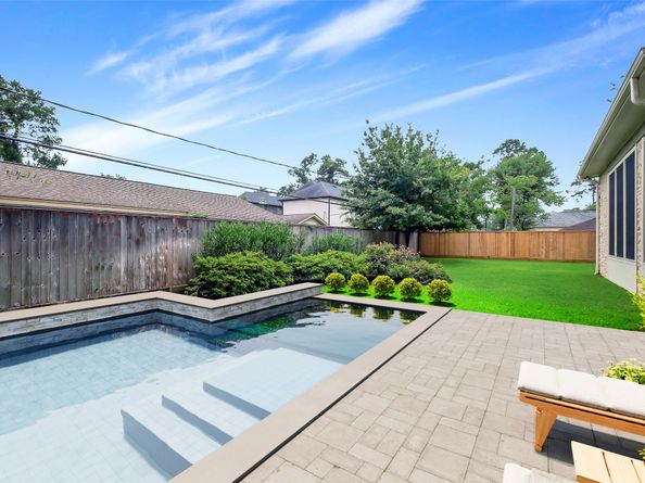 1518 Hillendahl Boulevard, Houston TX 77055