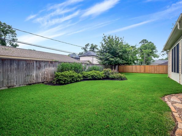 1518 Hillendahl Boulevard, Houston TX 77055