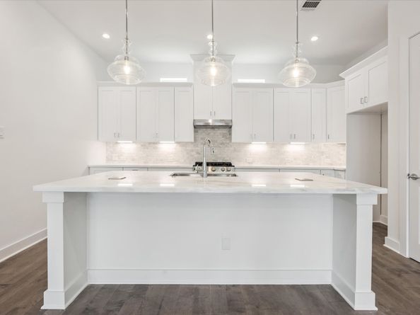 5305 Eigel Street, Houston TX 77007