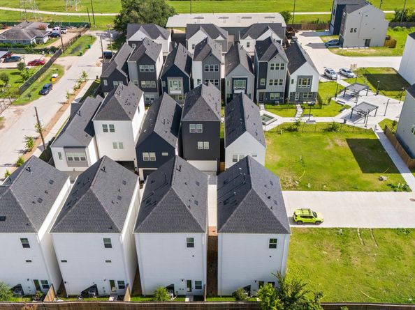 8303 Springwood Creek Lane, Houston TX 77055