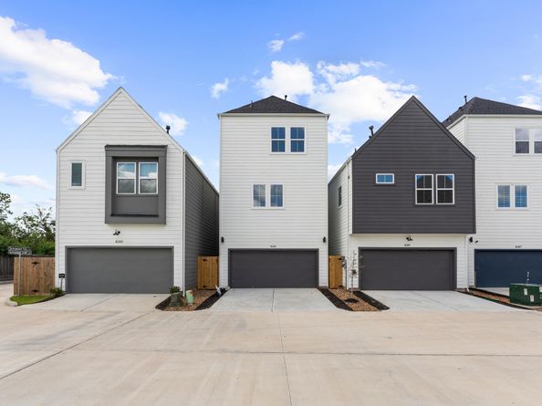 8303 Springwood Creek Lane, Houston TX 77055
