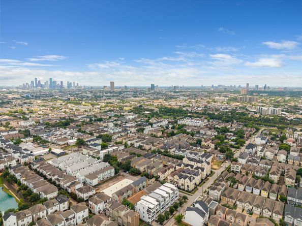5733 Kansas Street, Houston TX 77007
