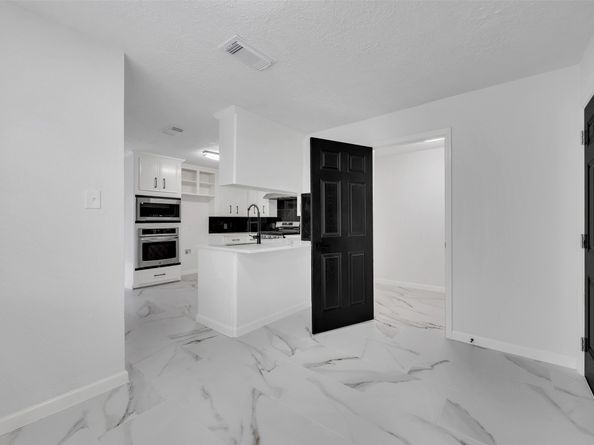 14223 Stokesmount Drive, Houston TX 77077