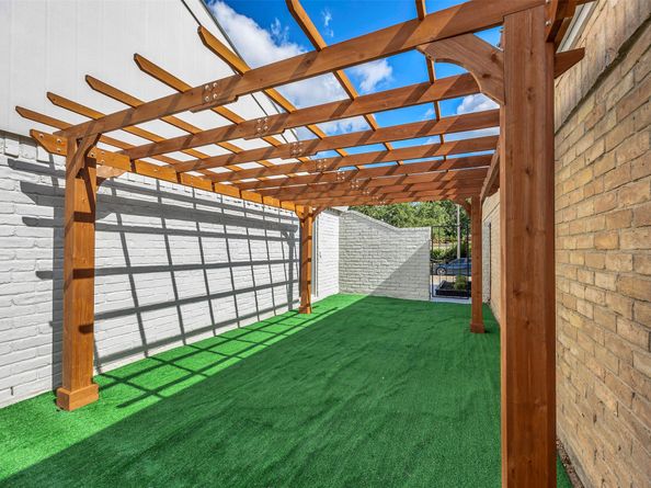 14223 Stokesmount Drive, Houston TX 77077