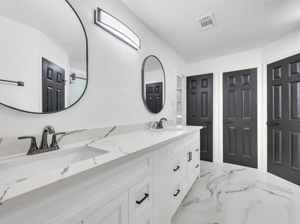 14223 Stokesmount Drive, Houston TX 77077