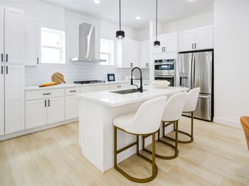 1214 W 24th Street