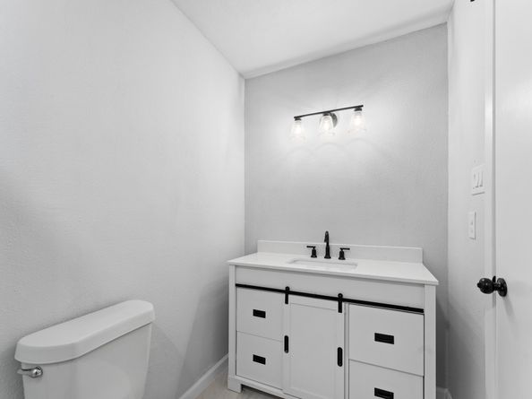 2 Dewthread Court, The Woodlands TX 77380