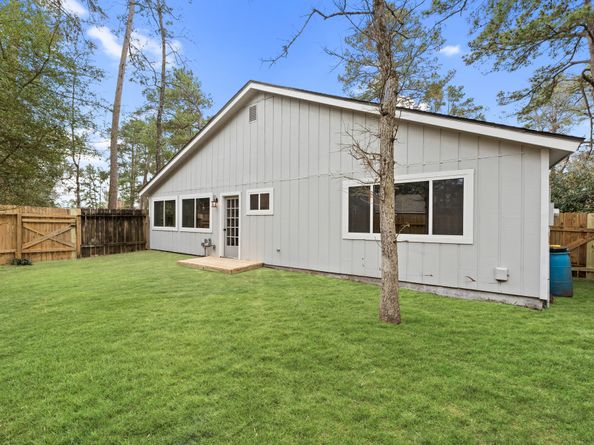 2 Dewthread Court, The Woodlands TX 77380