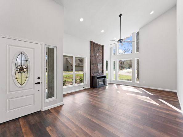 2 Dewthread Court, The Woodlands TX 77380