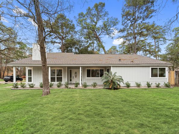 2 Dewthread Court, The Woodlands TX 77380