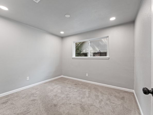 2 Dewthread Court, The Woodlands TX 77380