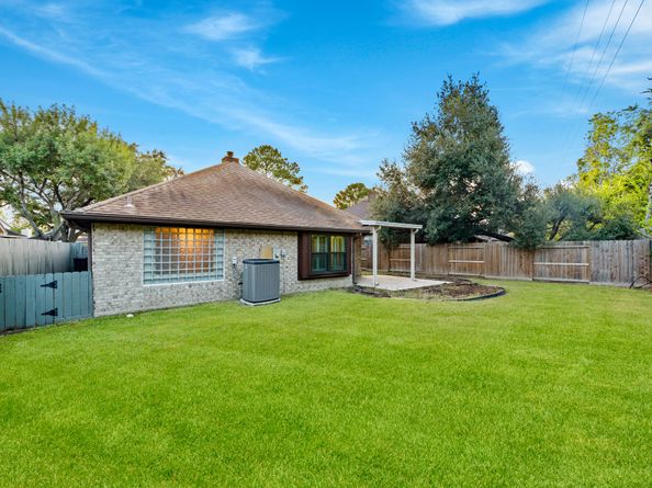 5102 E Pagewick Drive, Houston TX 77041
