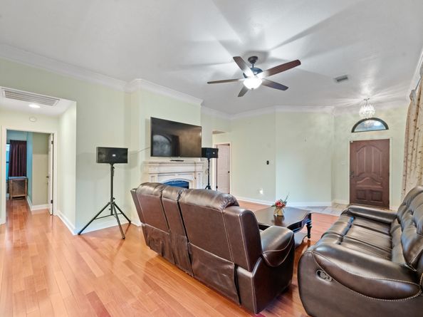 5102 E Pagewick Drive, Houston TX 77041