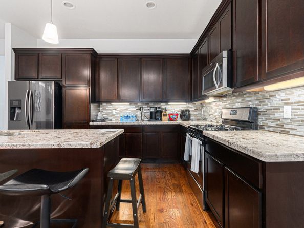 2212 Hutchins Street, Houston TX 77003