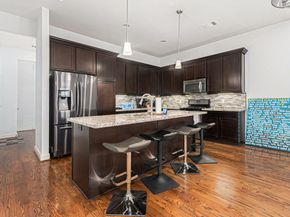 2212 Hutchins Street, Houston TX 77003