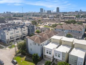 2212 Hutchins Street, Houston TX 77003