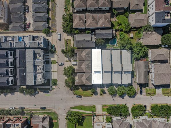 2212 Hutchins Street, Houston TX 77003