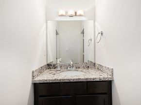 2212 Hutchins Street, Houston TX 77003