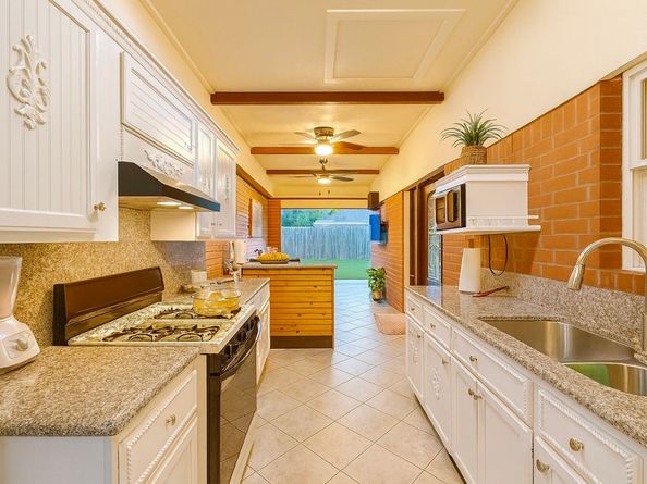 11406 Montverde Lane, Houston TX 77099