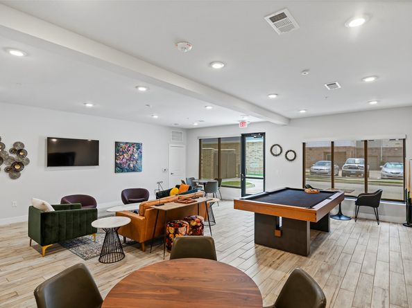 6804 Westview Drive 1404, Houston TX 77055