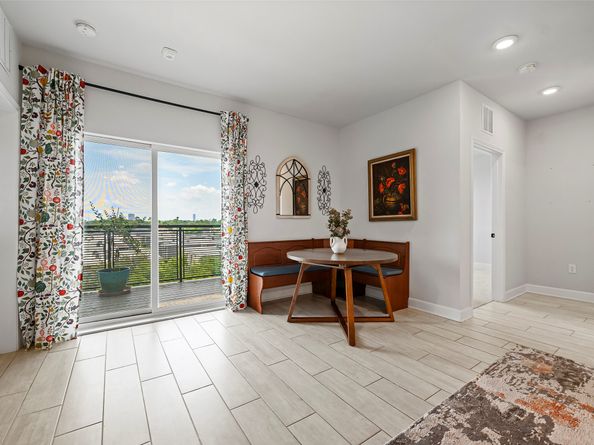 6804 Westview Drive 1404, Houston TX 77055