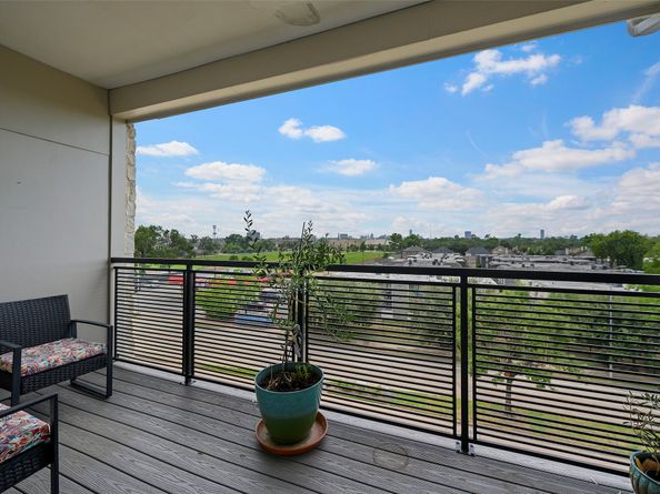 6804 Westview Drive 1404, Houston TX 77055