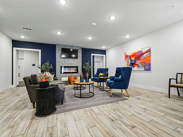 6804 Westview Drive 1404, Houston TX 77055