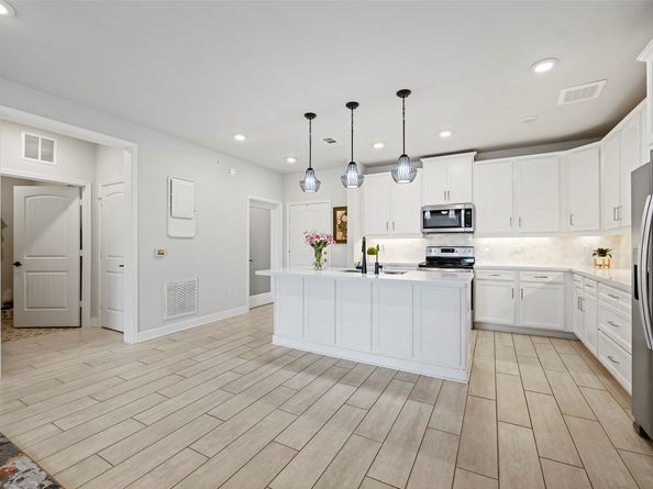 6804 Westview Drive 1404, Houston TX 77055
