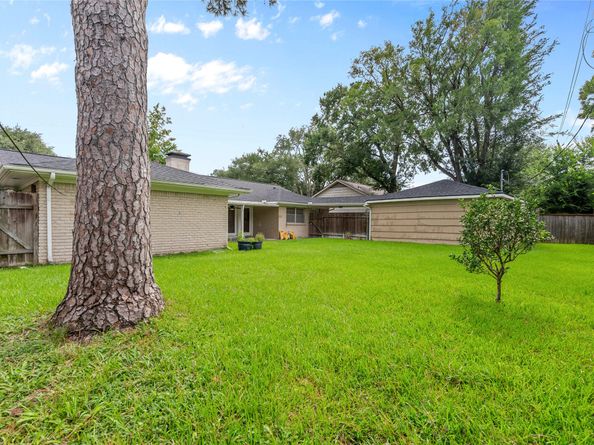 5322 Rutherglenn Drive, Houston TX 77096
