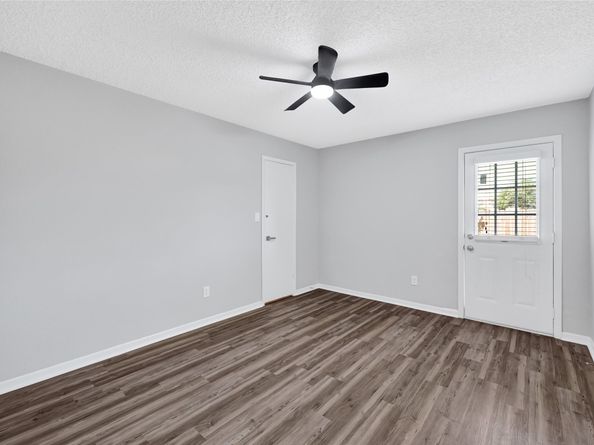 6211 Linnhaven Drive, Houston TX 77072